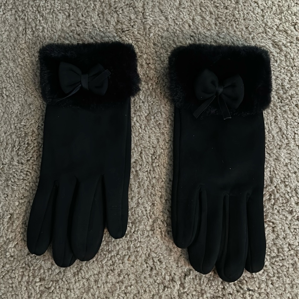Soft, Black winter gloves size small- Brand new